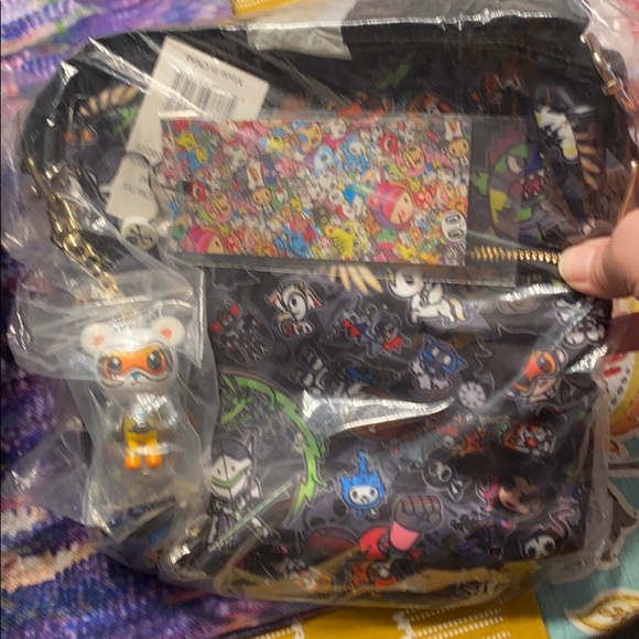 ✨NWT tokidoki overwatch crossbody bag - Picture 2 of 5